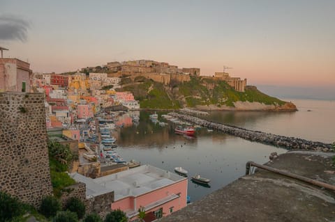 La Procidana House - Corricella Exlusive Terrace House in Campania