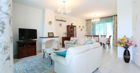 Communal lounge/ TV room, Seating area