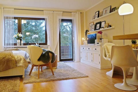 Photo of the whole room, Seating area, Dining area