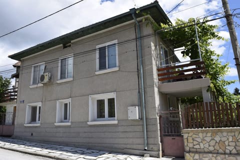 Стаи за гости "Нина" Vacation rental in Velingrad