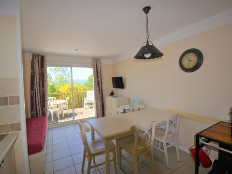 Maison 6 pers. avec Terrasse Privée, 3 Pièces en Duplex – Wifi & Animaux Admis - FR-1-382-119 House in Grospierres