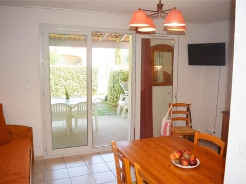 Maison Duplex 6 Pers. avec Terrasse, Piscine Chauffée et Climatiseur - FR-1-382-121 House in Vallon-Pont-d'Arc