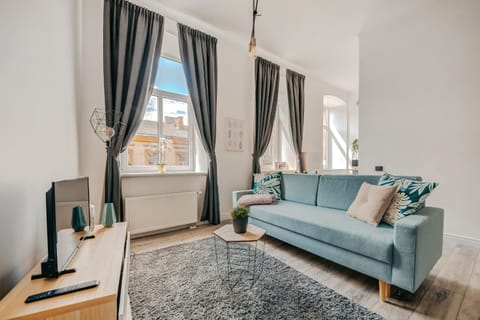 Communal lounge/ TV room, TV and multimedia, Living room, Seating area