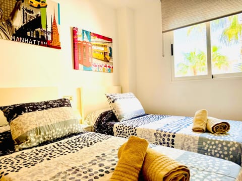 .Apartamento 1a linea de playa + piscina + parking DAIMUS Apartment in Daimús