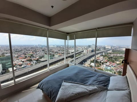 City view, Street view