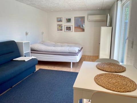 Bed, Living room, Dining area