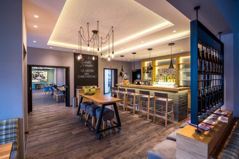 Restaurant/places to eat, Lobby or reception, Lounge or bar