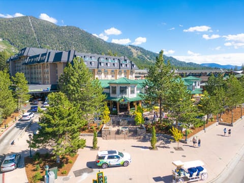 Property building, Facade/entrance