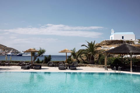 Pool view, Swimming pool, sunbed
