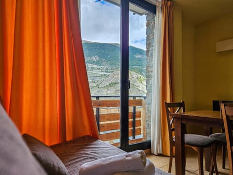 Living room, Mountain view