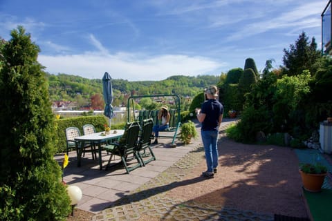 Balcony/Terrace, Balcony/Terrace, Seating area, City view, Mountain view