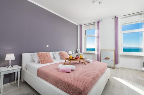 Seating area, Bedroom