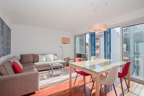 TV and multimedia, Balcony/Terrace, Living room, Seating area, Dining area