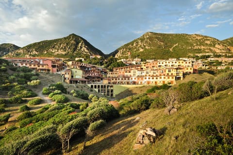 Property building, Restaurant/places to eat