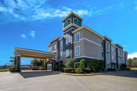Property building, Day, On site, Parking