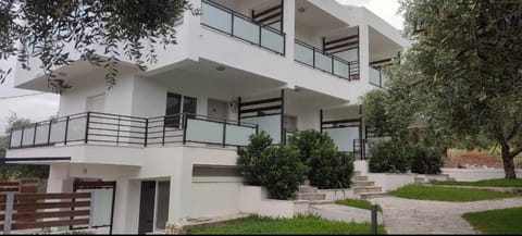 Property building, Natural landscape, Garden, Balcony/Terrace, Garden view