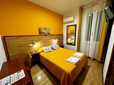Bathroom, TV and multimedia, Bedroom, heating, internet, safe, towels, air conditioner