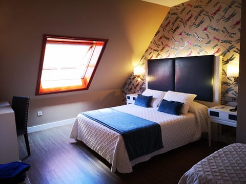 Bed, Photo of the whole room