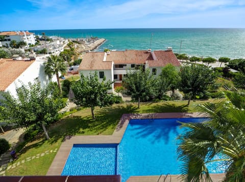 Property building, Day, Natural landscape, Bird's eye view, Pool view, Sea view, Swimming pool
