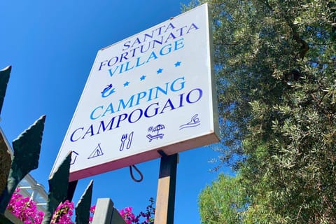 Property building, Facade/entrance, Property logo or sign