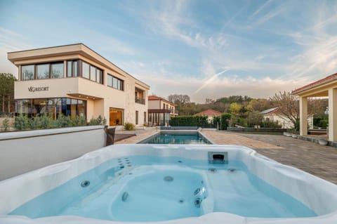Day, Hot Tub, Pool view, Swimming pool