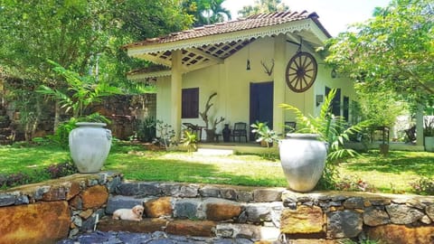 Patio, Day, Garden
