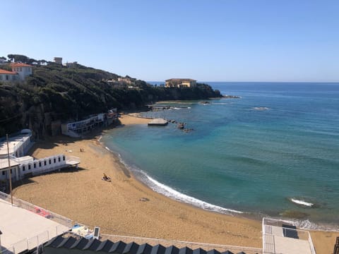 Nearby landmark, Restaurant/places to eat, Snorkeling, Beach, Windsurfing