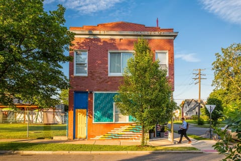 Property building, Neighbourhood, Natural landscape, Garden, Garden view, Street view
