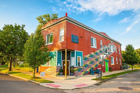 Property building, Facade/entrance, Neighbourhood, Street view