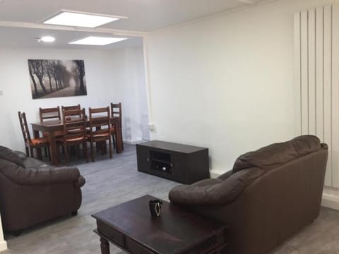 Sama's Stylish Hotel Room 4 Vacation rental in Manchester