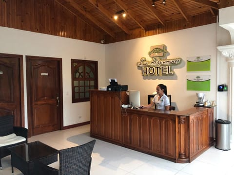 Staff, Facade/entrance, Lobby or reception, Family
