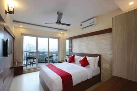 Bed, Other, Photo of the whole room, Bedroom, City view