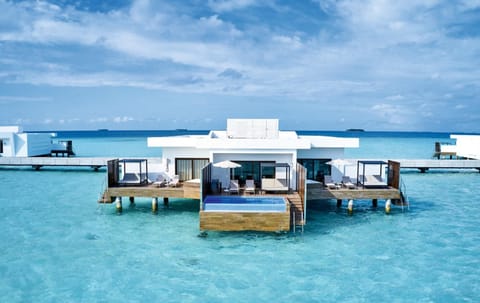 Property building, Photo of the whole room, Beach, Sea view, Swimming pool