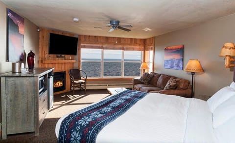 Cove Point Lodge Resort in Beaver Bay