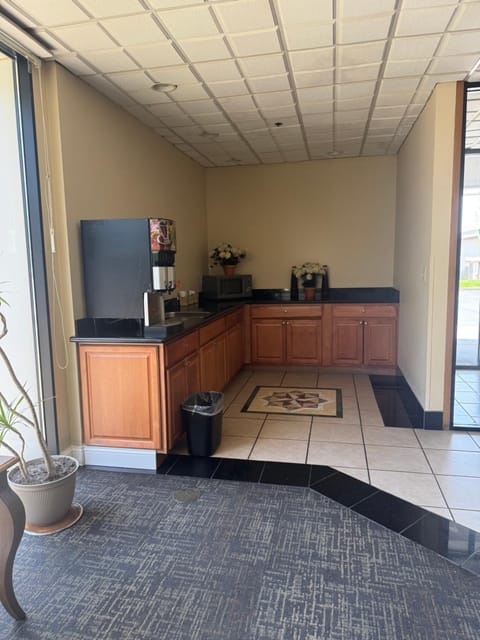 Emerald Inn Hotel in White Bear Lake