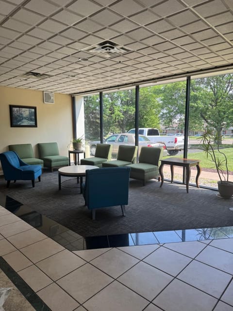 Emerald Inn Hotel in White Bear Lake