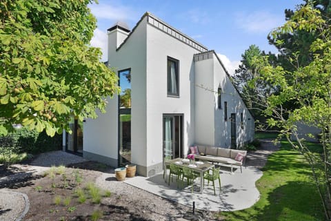 Doggersbank 38 Noordzeepark - Ouddorp - North Sea gem, wood-burning stove, big kitchen, garden with privacy House in Ouddorp