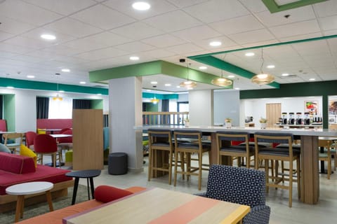 Restaurant/places to eat, Seating area