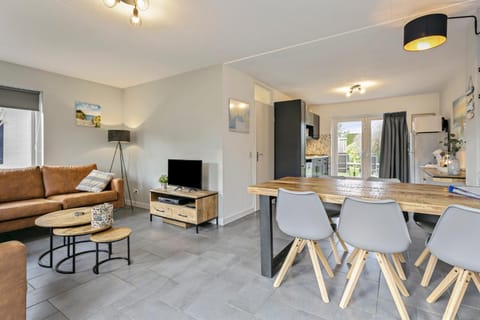 Zuiderdiep 37 - Noordzeepark Ouddorp NOT INTENDED FOR COMPANY OR WORK-RELATED STAYS House in Ouddorp