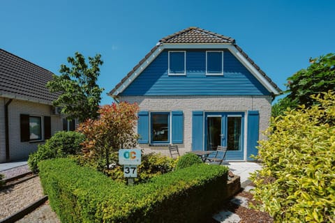 Zuiderdiep 37 - Noordzeepark Ouddorp NOT INTENDED FOR COMPANY OR WORK-RELATED STAYS House in Ouddorp