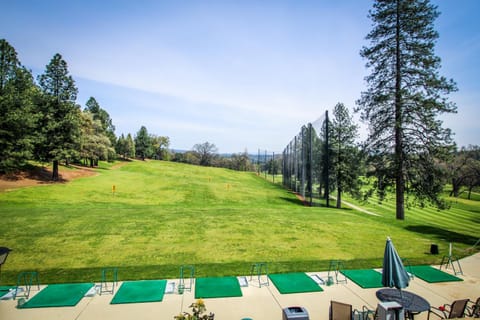 Escape to Yosemite House in Groveland