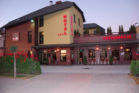 Facade/entrance
