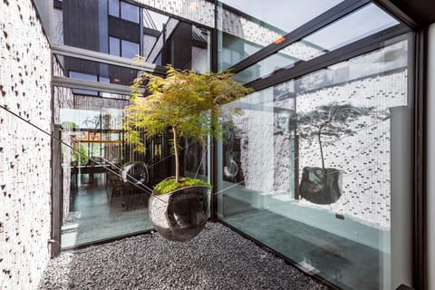 Property building, Restaurant/places to eat, Breakfast