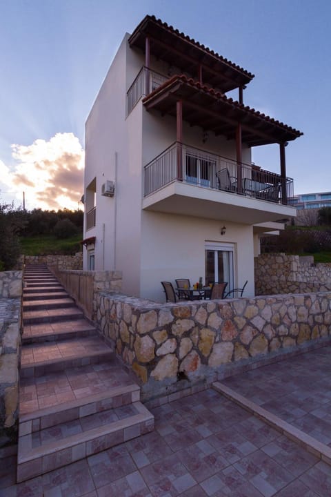 Like Home Apartment hotel in Agia Marina