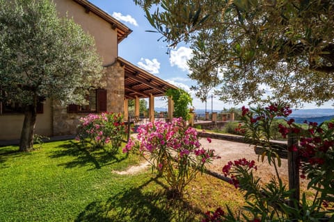 Property building, Patio, Garden, Balcony/Terrace