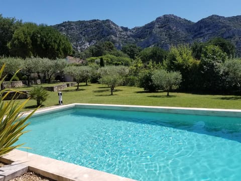 La petite maison avec piscine face au Luberon House in Provence-Alpes-Côte d'Azur