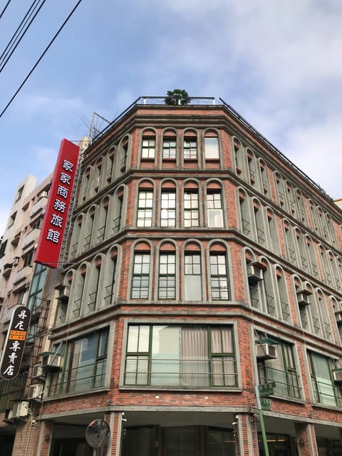 Property building, Facade/entrance, Off site, Bird's eye view, Location