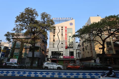 Property building, City view, Location