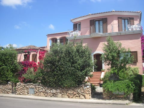 Property building, Day