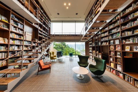 Communal lounge/ TV room, Lobby or reception